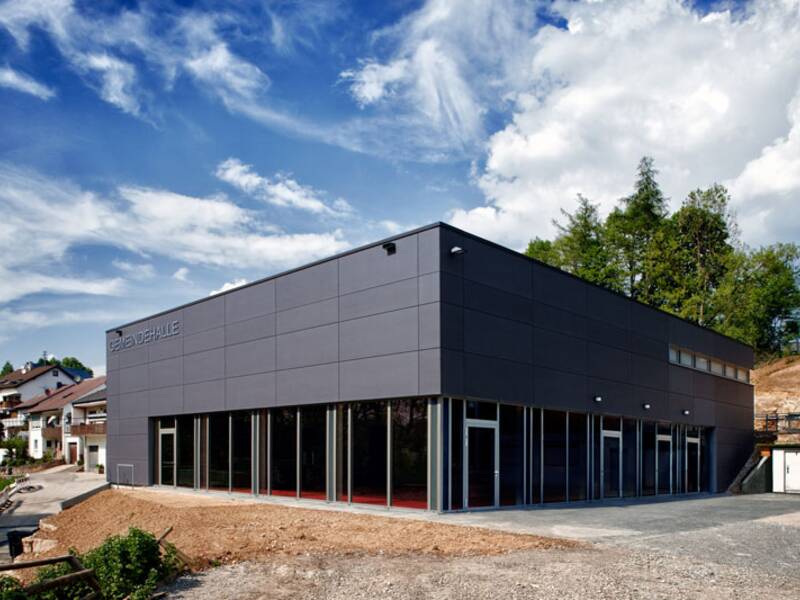 Gemeindehalle Hochdorf von außen